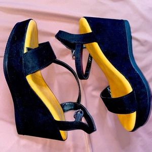 Rouge Helium Women’s Black Wedges women’s size 8
